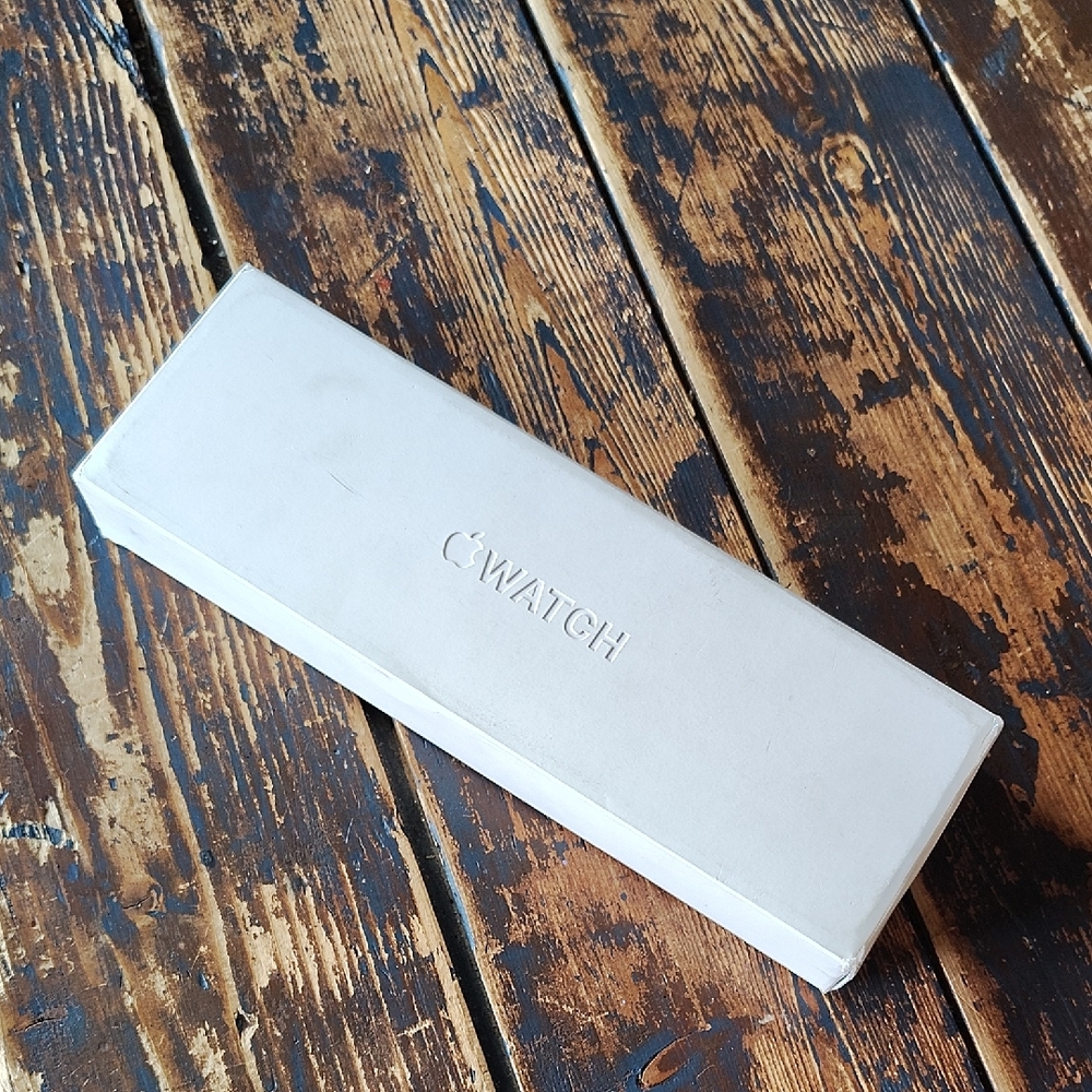 New Midnight Blue Apple Watch 9 Series in Box
